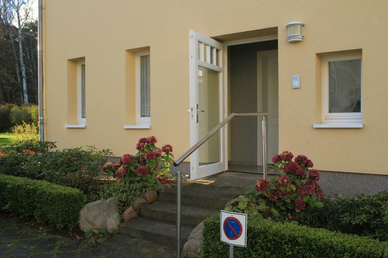 Auszeit Am Lindenpark Apartment Kuehlungsborn Exterior photo